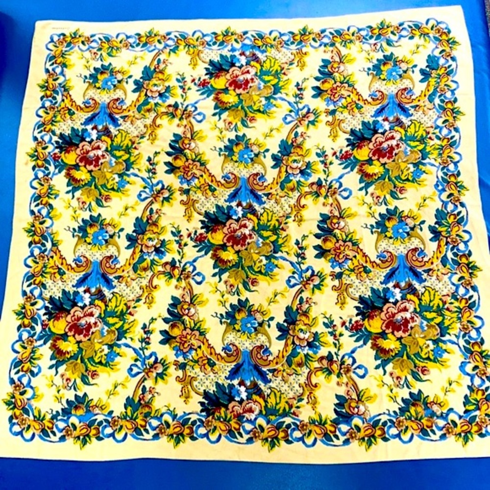 RARE SALDARINI Extra large square silk scarf vintage and exquisite rolled edges